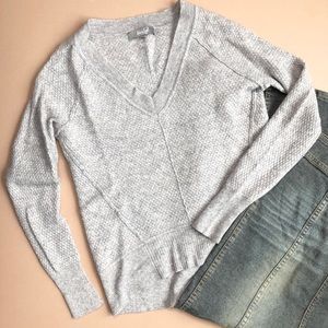 100% Cashmere Marled Light Gray V Neck Sweater